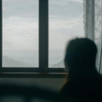 (FENÊTRE) - Vie en tableau, vue à travers une fenêtre